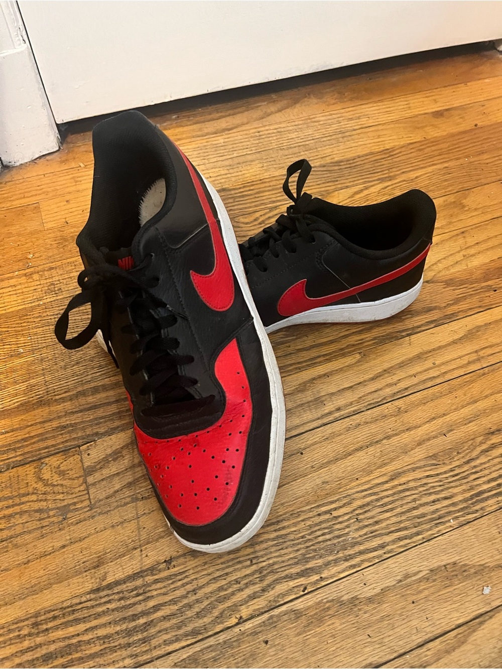 Nike Black and Red Low-Top Sneakers
